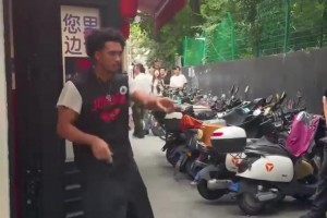 布伦特福德vs切尔西在线观看完整免费高清_布伦特福德vs切尔西全场回放免费观看_布伦特福德vs切尔西比赛录像回放敬业！麦凯恩在上海跳舞，工作人员：非常抱歉能再来一条吗？