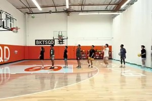 佛罗伦萨vs拉齐奥在线观看高清_佛罗伦萨vs拉齐奥在线直播观看免费_佛罗伦萨vs拉齐奥免费回放录像冒充职业球员？戈贝尔此前热身运两球，手忙脚乱略显滑稽