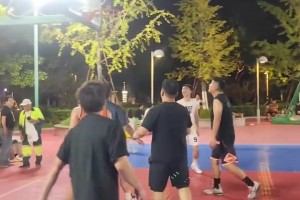 曼彻斯特联vs富勒姆直播在线_曼彻斯特联vs富勒姆免费直播高清_曼彻斯特联vs富勒姆直播在线观看免费太仓约基奇！这大哥在野球场简直是无解的大bug！